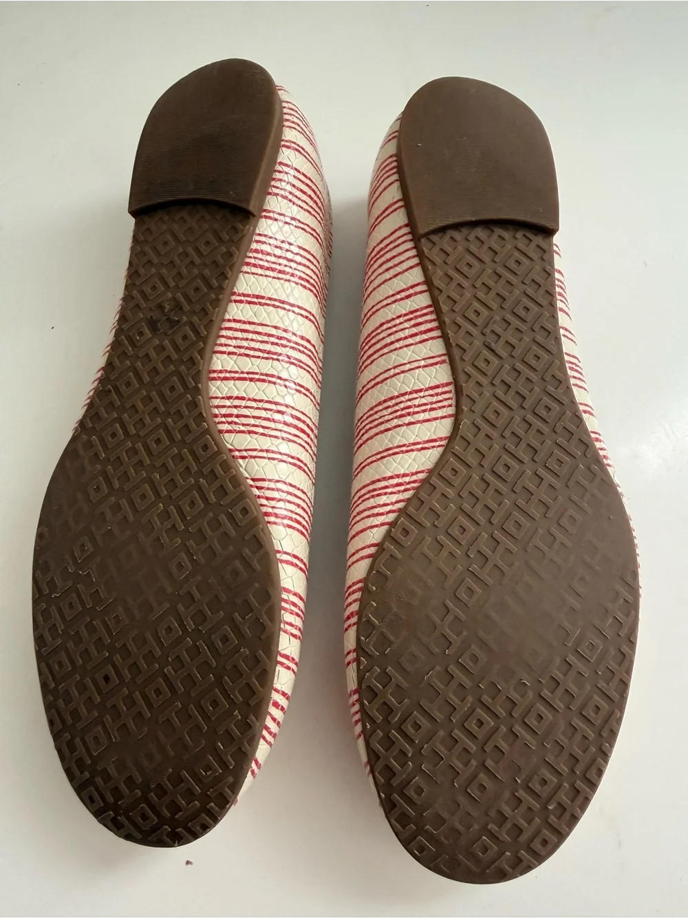 Tory Burch Reva size 7.5 Cream & Pink Striped Logo Ballet Flats